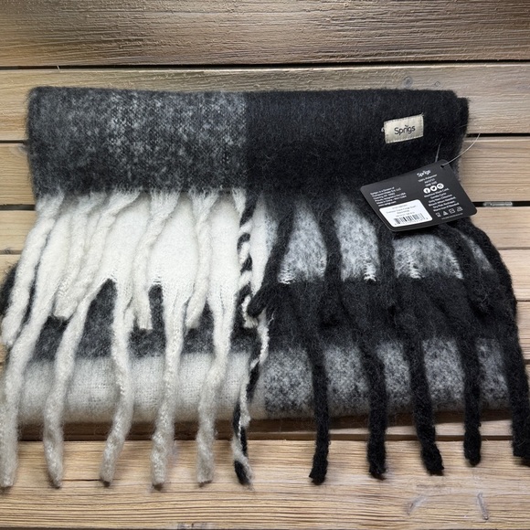 SPRIGS extra long checkered scarf - NWT - Picture 5 of 5